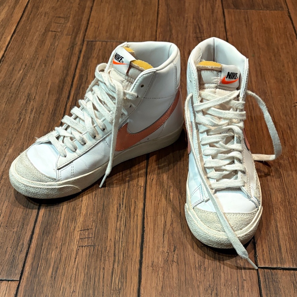 Nike Blazer Mid '77 Women's Size 6.5 Sneakers White Atomic Pink